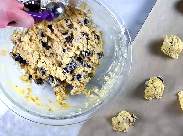 Blueberry White Chocolate Cookies - Step 7